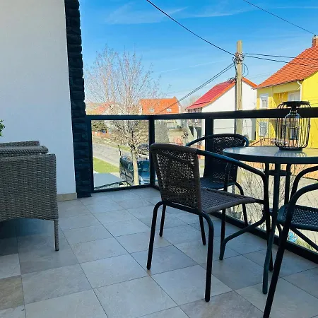 Eros Haz Pietro Apartment Hajduszoboszlo Exterior photo
